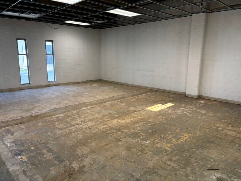 More Photos Of 335 Juanita St, Colorado Springs Distribution For Sale