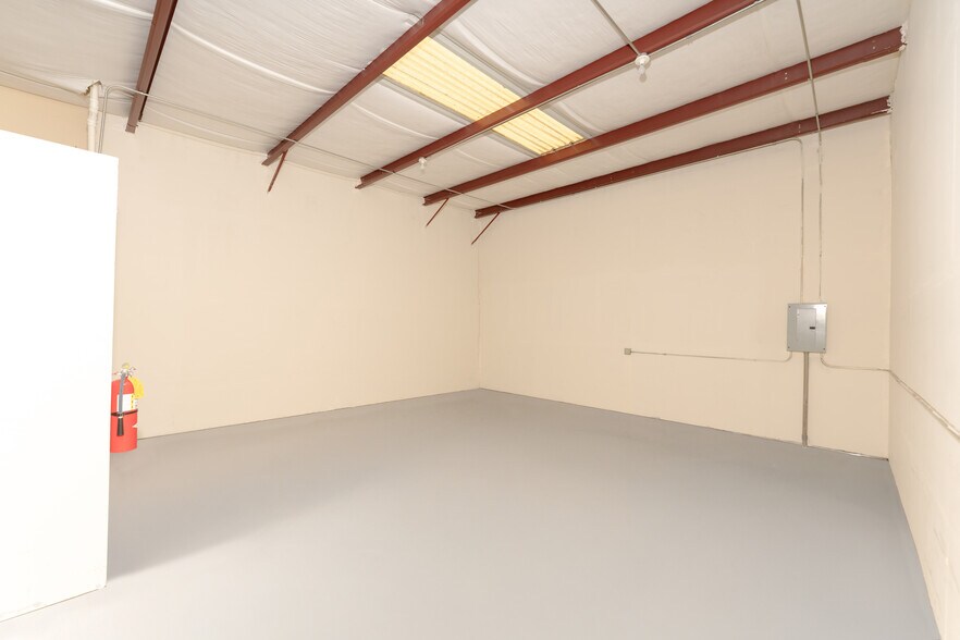 More Photos Of 2445 Hilton Dr, Gainesville Industrial For Lease