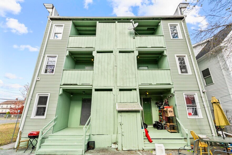 More Photos Of 746 Maple St, Bridgeport Apartments For Sale