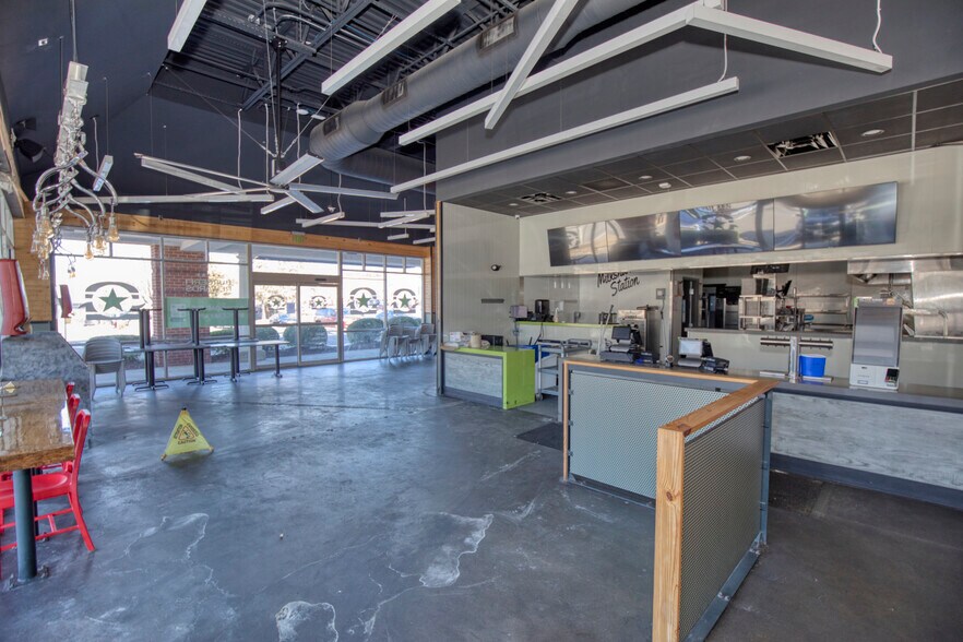 More Photos Of 6630 Mooretown Rd, Williamsburg Restaurant For Lease