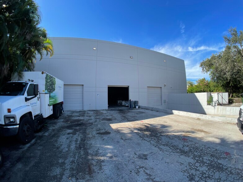 More Photos Of 6300 Park of Commerce Blvd, Boca Raton Light Manufacturing For Lease
