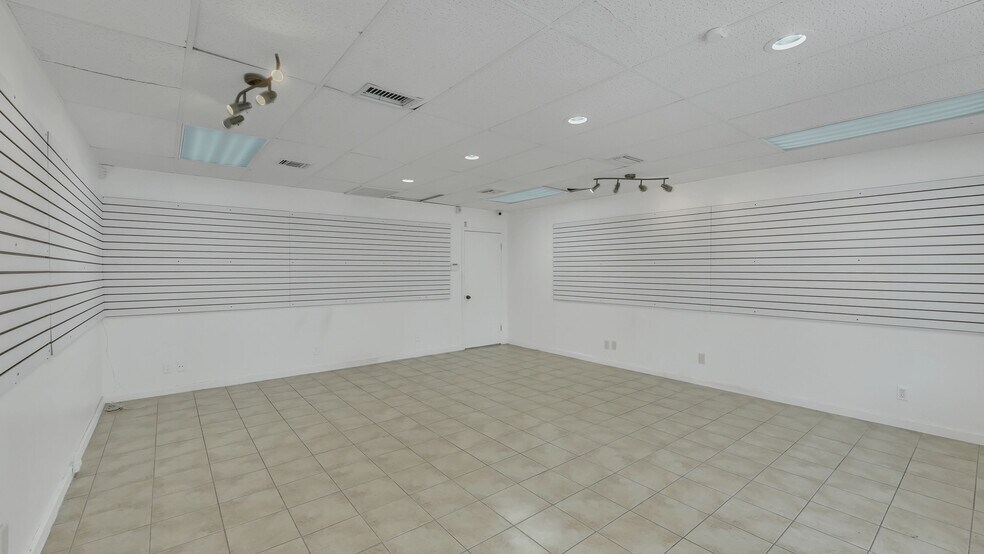 More Photos Of 7600 Wiles Rd, Coral Springs Unknown For Lease