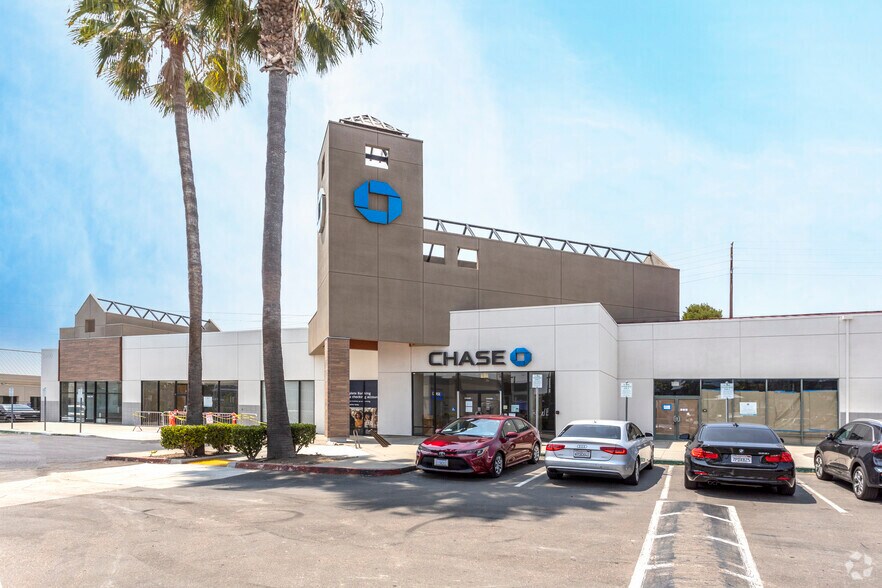 More Photos Of 9420-9510 Scranton Rd, San Diego Unknown For Lease