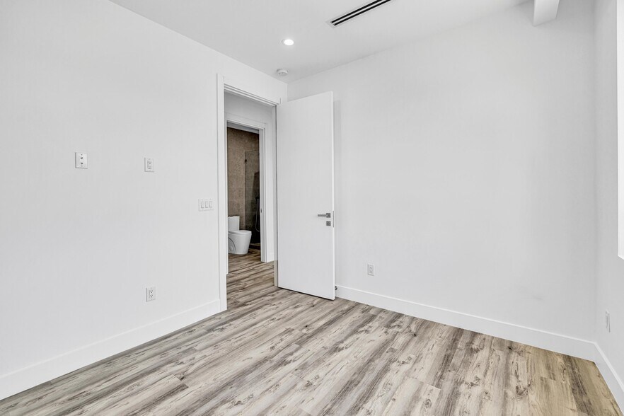 More Photos Of 1233 NE 12th Ave, Fort Lauderdale Apartments For Sale