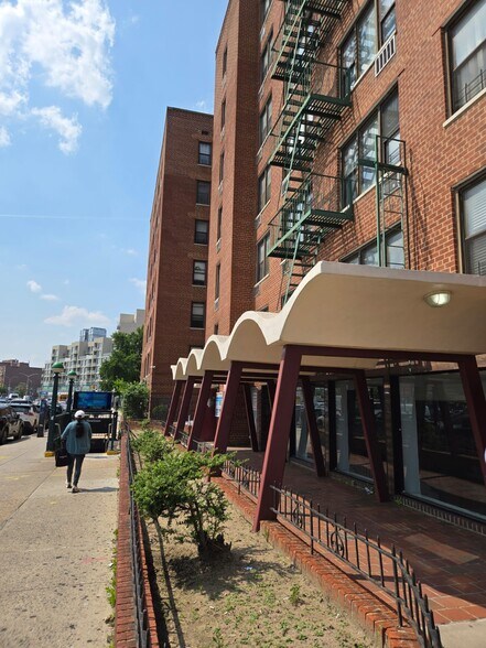 Primary Photo Of 8635 Queens Blvd, Elmhurst Apartments For Lease