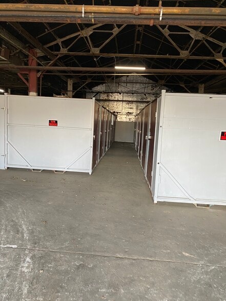 More Photos Of 341 Goddard Rd, Wyandotte Self Storage For Sale