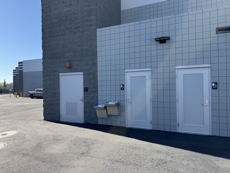 More Photos Of 31606 N Cave Creek Rd, Cave Creek Self Storage For Sale