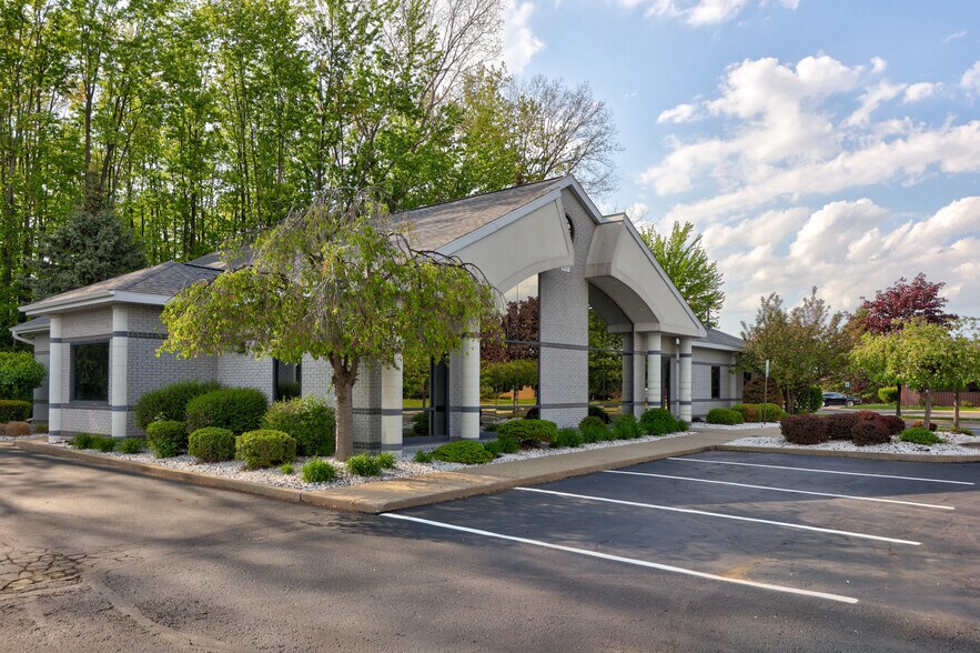 More Photos Of 4757 Mcleod Dr E, Saginaw Medical For Sale