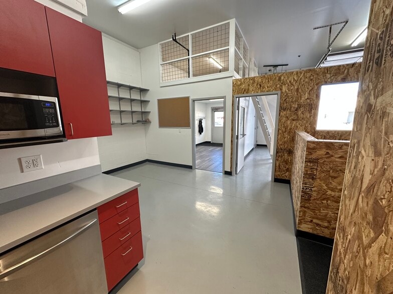 More Photos Of 1225 Blue Spruce Dr, Fort Collins Warehouse For Lease