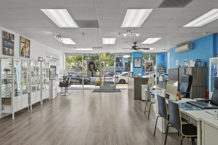 More Photos Of 516 W Lancaster Blvd, Lancaster Freestanding For Lease