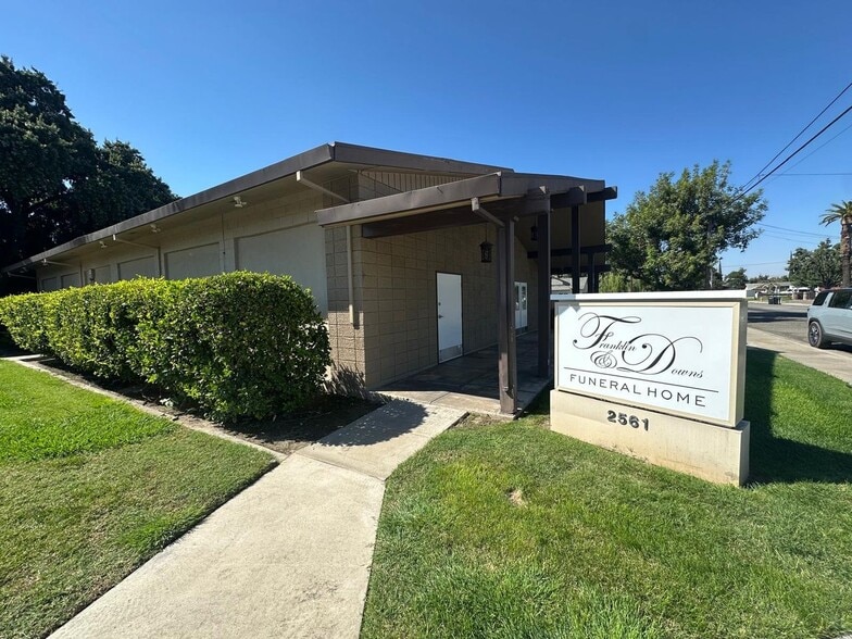 Primary Photo Of 2561 5th St, Ceres Funeral Home For Sale