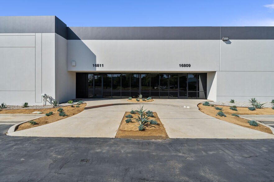 More Photos Of 16801-16811 S Central Ave, Carson Warehouse For Lease