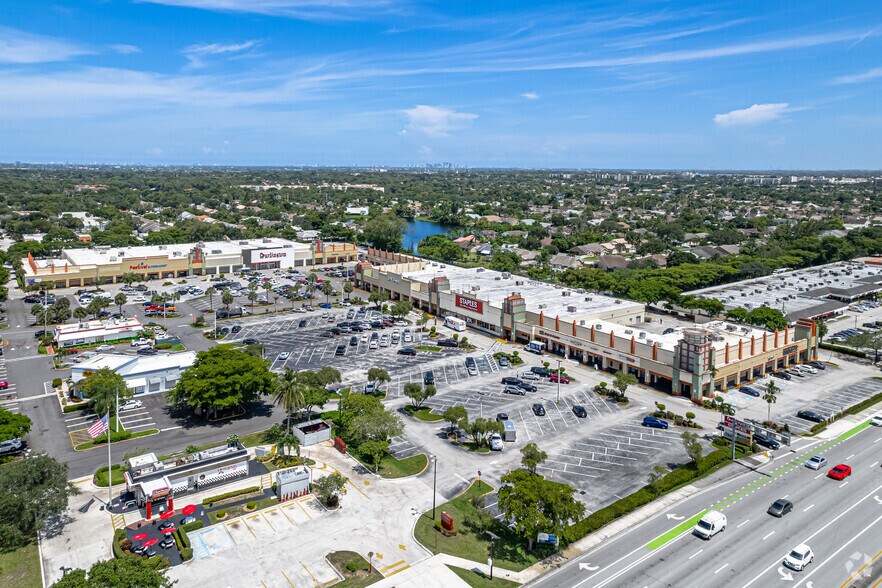 More Photos Of 7388-7562 W Commercial Blvd, Lauderhill General Retail For Lease