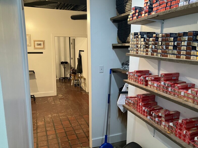 More Photos Of 5437 Penn Ave, Pittsburgh Storefront Retail Residential For Lease