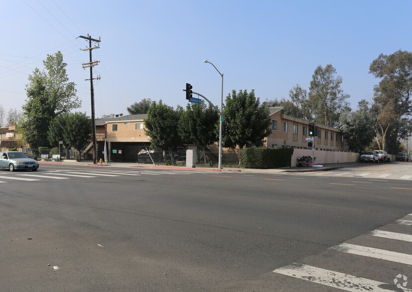 More Photos Of 7505-7507 Woodman Ave, Van Nuys Apartments For Sale