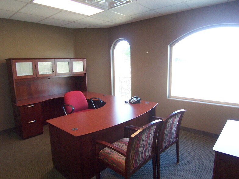 More Photos Of 77935 Calle Tampico, La Quinta Loft Creative Space For Lease