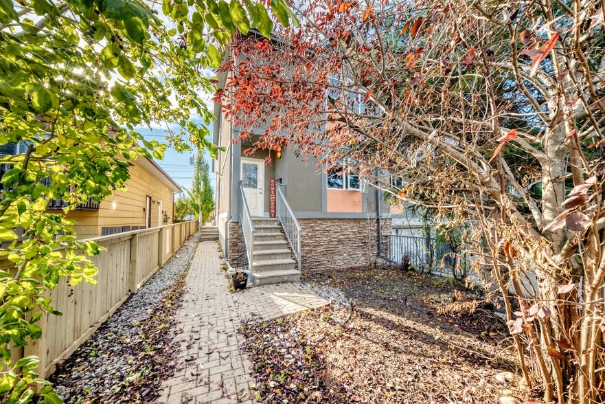 More Photos Of 7714-7716 Bowness Rd NW, Calgary Apartments For Sale