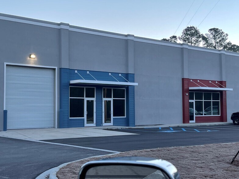 More Photos Of 139 Hartwell Ave, Ridgeland Light Manufacturing For Lease