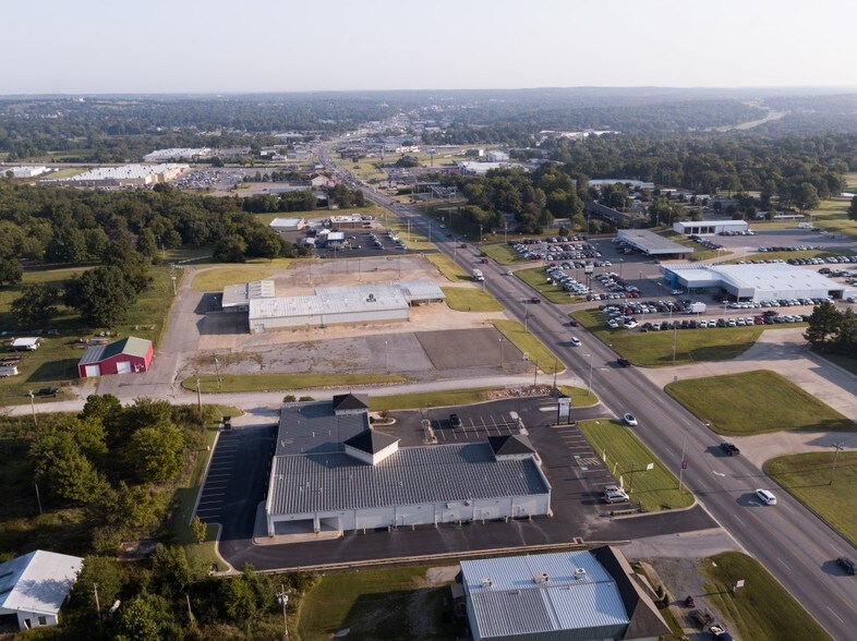 More Photos Of 3000 S Muskogee Ave, Tahlequah Industrial For Lease