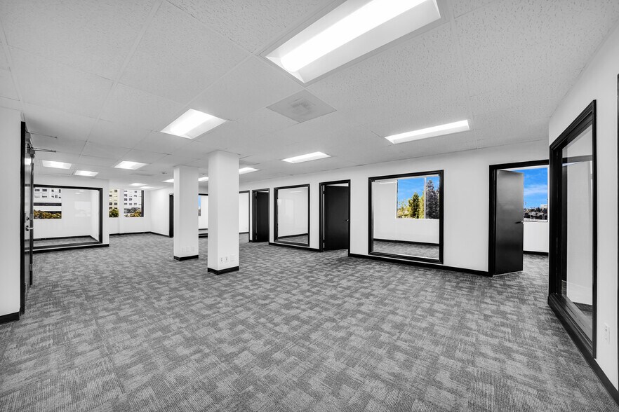 More Photos Of 4667 MacArthur Blvd, Newport Beach Office For Lease