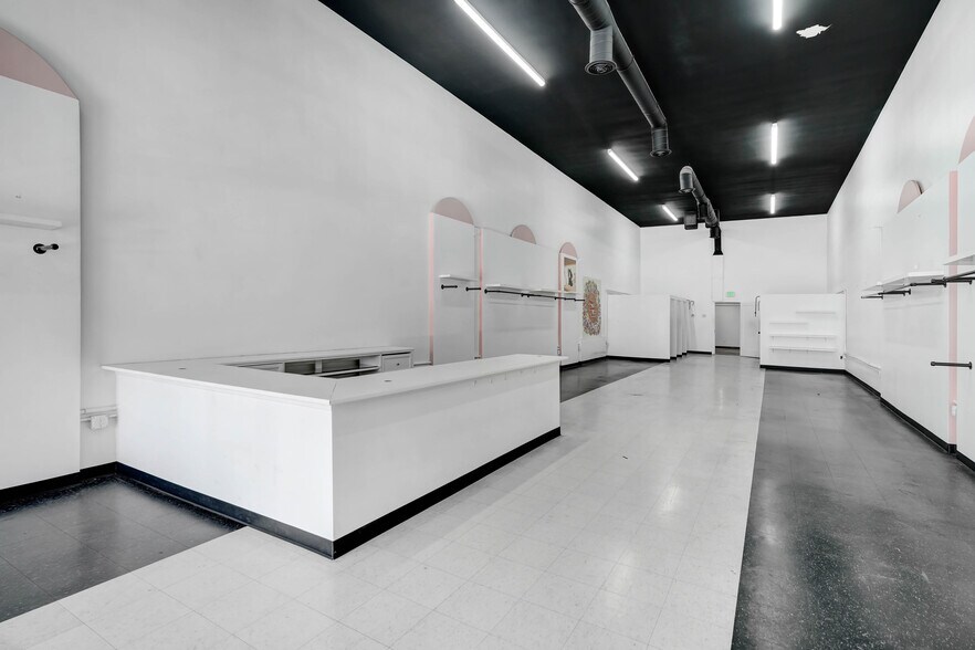 More Photos Of 212 N San Fernando Blvd, Burbank Storefront For Lease