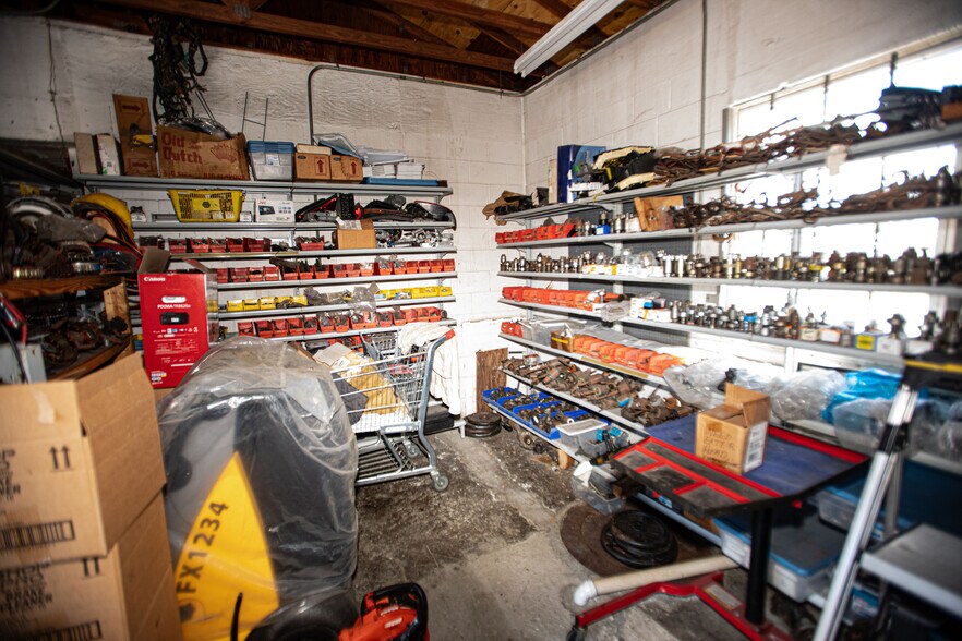 More Photos Of 14825 US Highway 19, Hudson Service For Sale