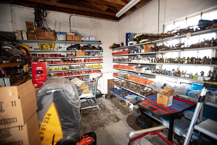 More Photos Of 14825 US Highway 19, Hudson Service For Sale