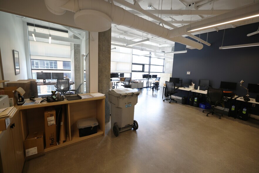 More Photos Of 32 Lisgar St, Toronto Apartments For Lease