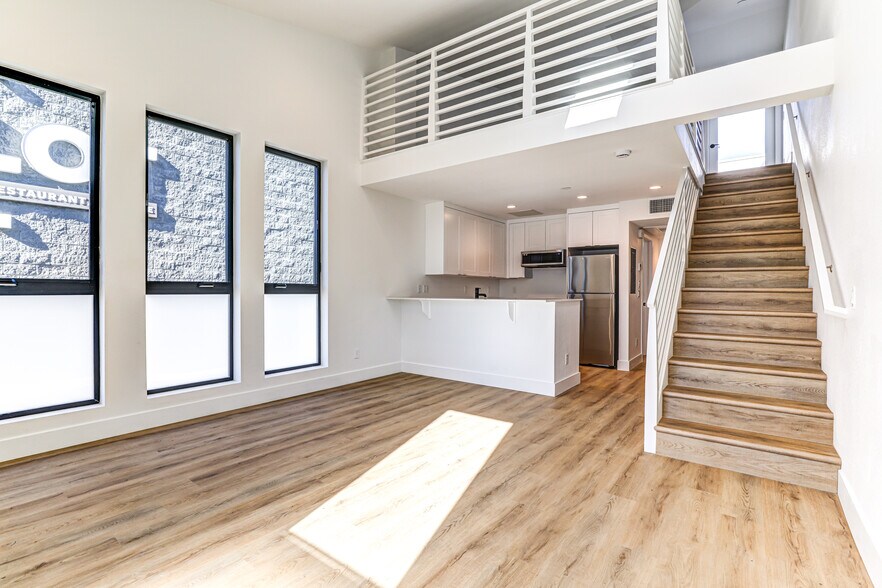 More Photos Of 7606 Girard Ave, La Jolla Apartments For Sale