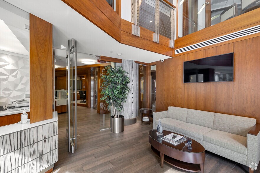 More Photos Of 3350 Mary St, Miami Office For Lease