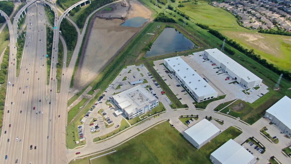 More Photos Of 13027 Gulf Commerce Dr, Houston Unknown For Lease