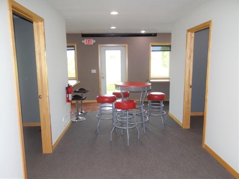 More Photos Of 801-809 Meander Ct, Medina Loft Creative Space For Lease