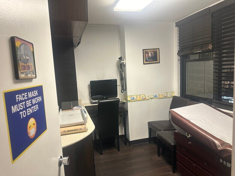 More Photos Of 330 W 58th St, New York Apartments For Lease