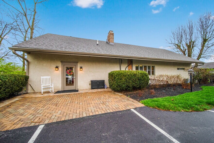 More Photos Of 4120 Main St, Hilliard Freestanding For Sale