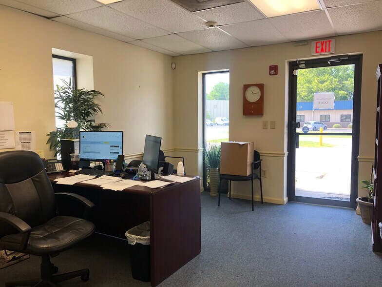 More Photos Of 1006 Bankton Cir, Hanahan Light Manufacturing For Lease