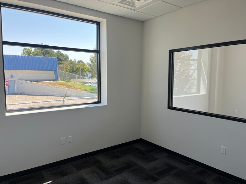 More Photos Of 5418 W. Hood, Kennewick Industrial For Lease