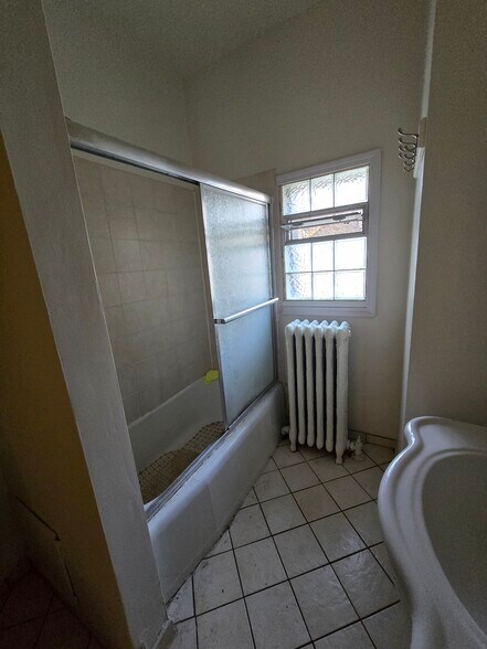 More Photos Of 924 S 19th St, Milwaukee Apartments For Sale