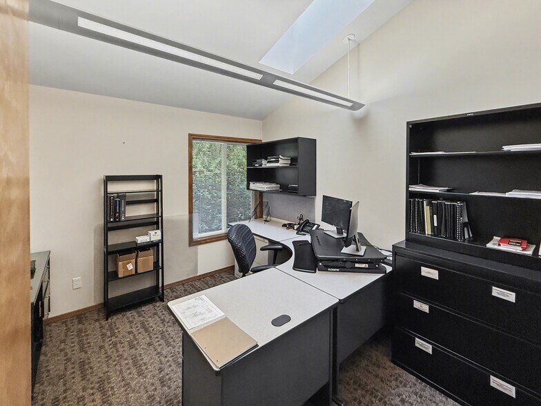 More Photos Of 1038 W Davidson Ave, Coeur d'Alene Office For Sale