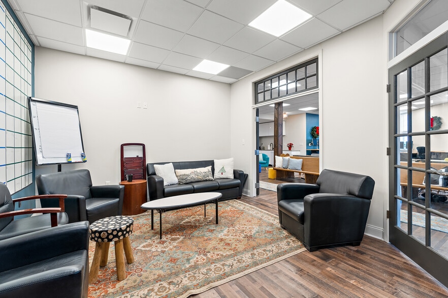 More Photos Of 438 Division St, Sewickley Office For Lease