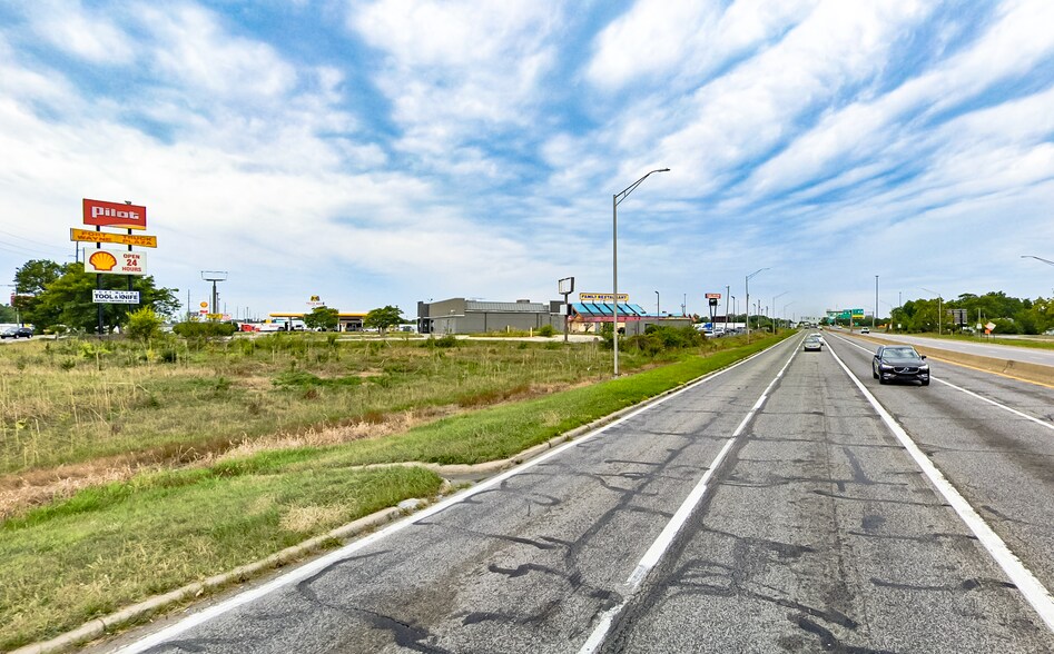More Photos Of 3010 Coliseum Blvd, Fort Wayne Storefront For Lease