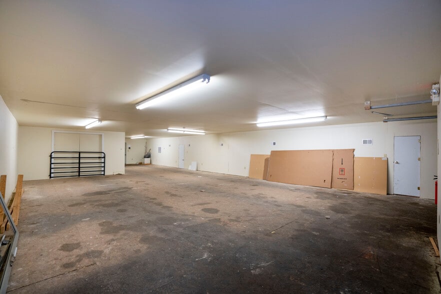 More Photos Of 3340 E Pleasant Valley Blvd, Altoona Freestanding For Sale