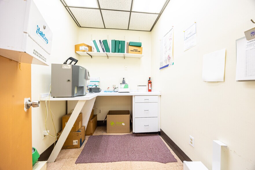 More Photos Of 1226 SW Main Blvd, Lake City Medical For Sale