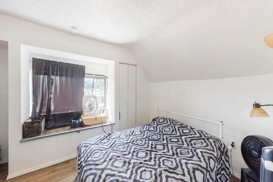 More Photos Of 420 Broadway Ave, McKees Rocks Apartments For Sale