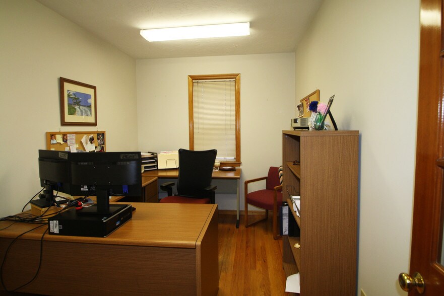 More Photos Of 2527 Cranberry Hwy, Wareham Office For Sale