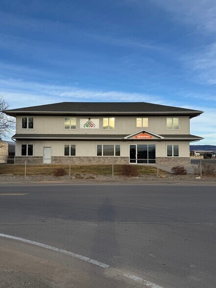 More Photos Of 2990 N Townsend Ave, Montrose Light Distribution For Sale