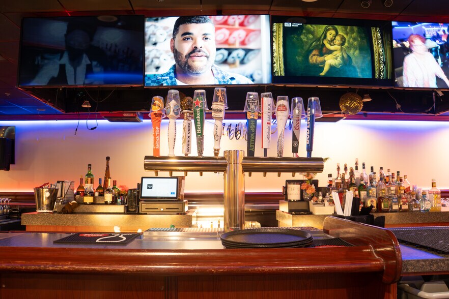 More Photos Of 808 W Lake Mead Blvd, Las Vegas Bar For Sale
