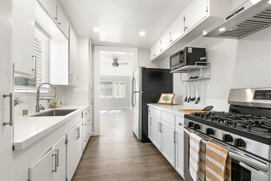 More Photos Of 411 G St, Chula Vista Apartments For Sale
