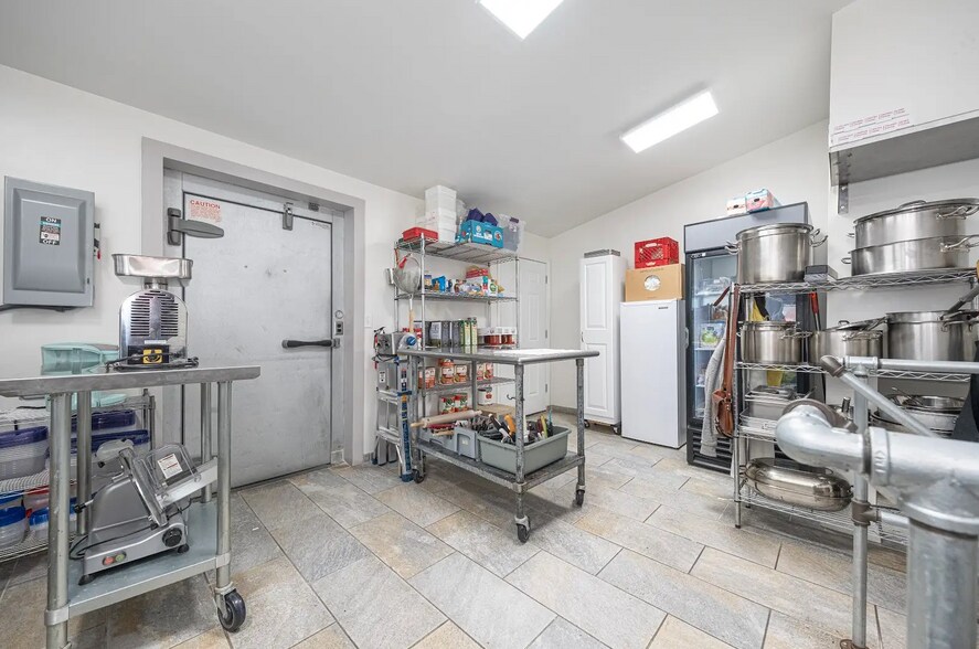 More Photos Of 3286 Babcock Blvd, Pittsburgh Restaurant For Sale