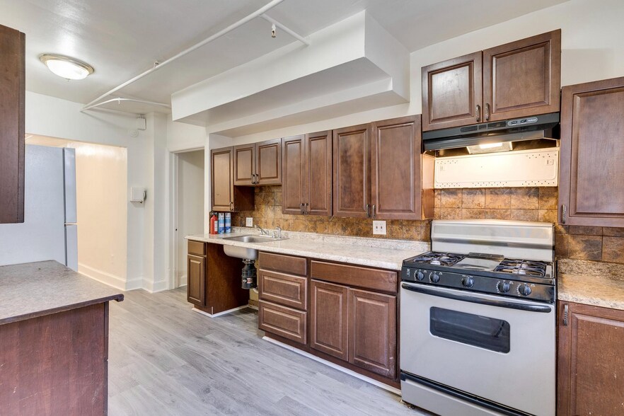 More Photos Of 337 Delafield Plz NW, Washington Apartments For Sale