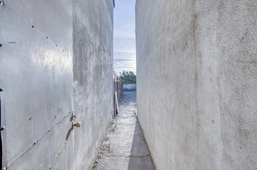 More Photos Of 11123 S Western Ave, Los Angeles Religious Facility For Sale